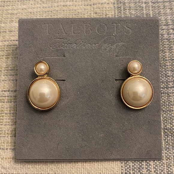 NWT Talbots Pearl Gold Stud Earrings - Picture 1 of 10